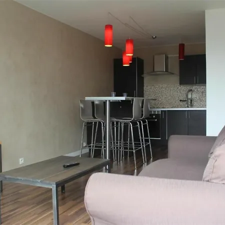 Paisible Avec Balcon, Jardin, Parking Prive Et Proche A La Rochelle - Fr-1-246-142