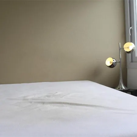 Apartamento Paisible Avec Balcon, Jardin, Parking Prive Et Proche A - Fr-1-246-142