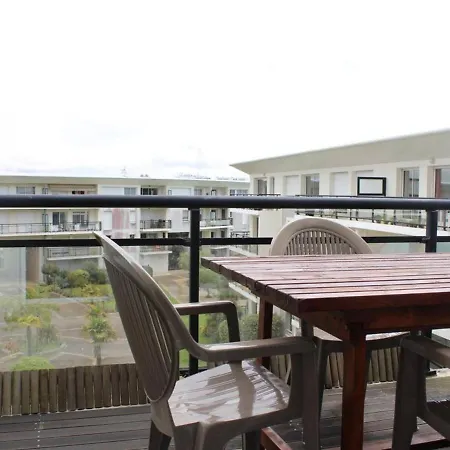Paisible Avec Balcon, Jardin, Parking Prive Et Proche A La Rochelle - Fr-1-246-142 *